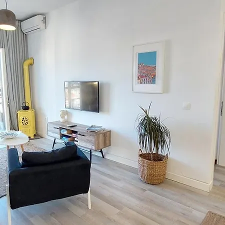Apartament Aay- Corfu Town & Sea 2bedroom Renovated + Lift / Comfy&design+wifi