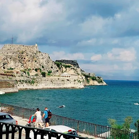 Aay- Corfu Town & Sea 2bedroom Renovated + Lift / Comfy&design+wifi Апартаменты