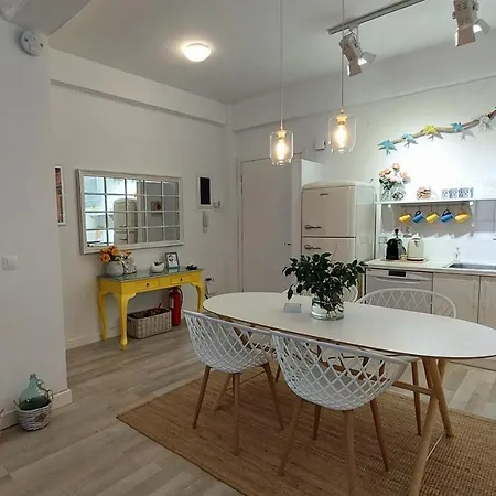 Aay- Corfu Town & Sea 2bedroom Renovated + Lift / Comfy&design+wifi Apartament *