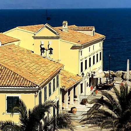 דירה Aay- Corfu Town & Sea 2bedroom Renovated + Lift / Comfy&design+wifi