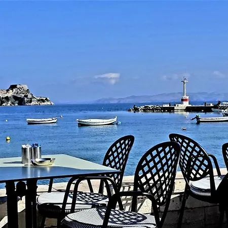 Aay- Corfu Town & Sea 2bedroom Renovated + Lift / Comfy&design+wifi דירה *