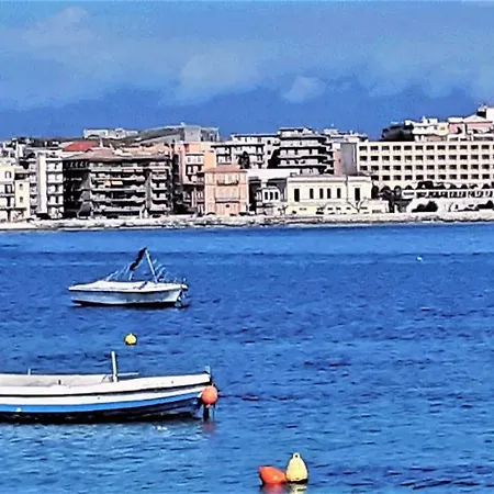 Aay- Corfu Town & Sea 2bedroom Renovated + Lift / Comfy&design+wifi *